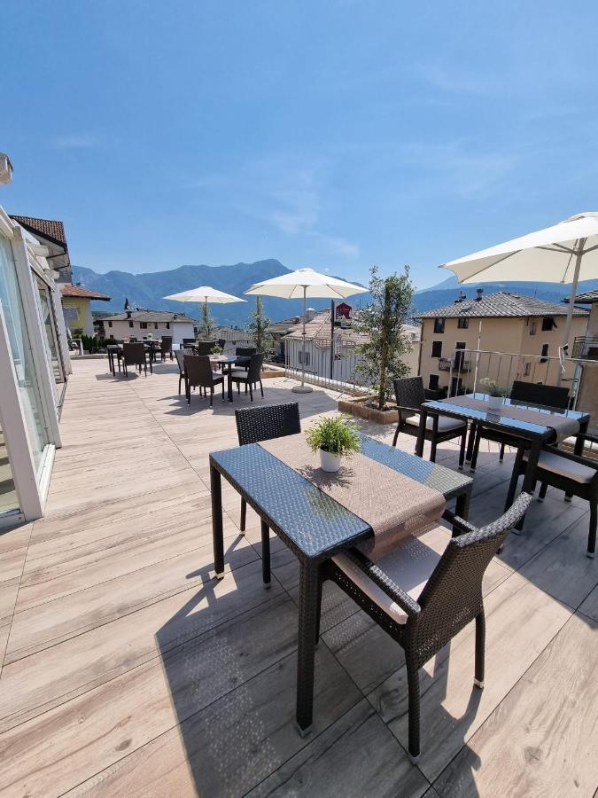 Hotel Da Remo Tenna Екстер'єр фото