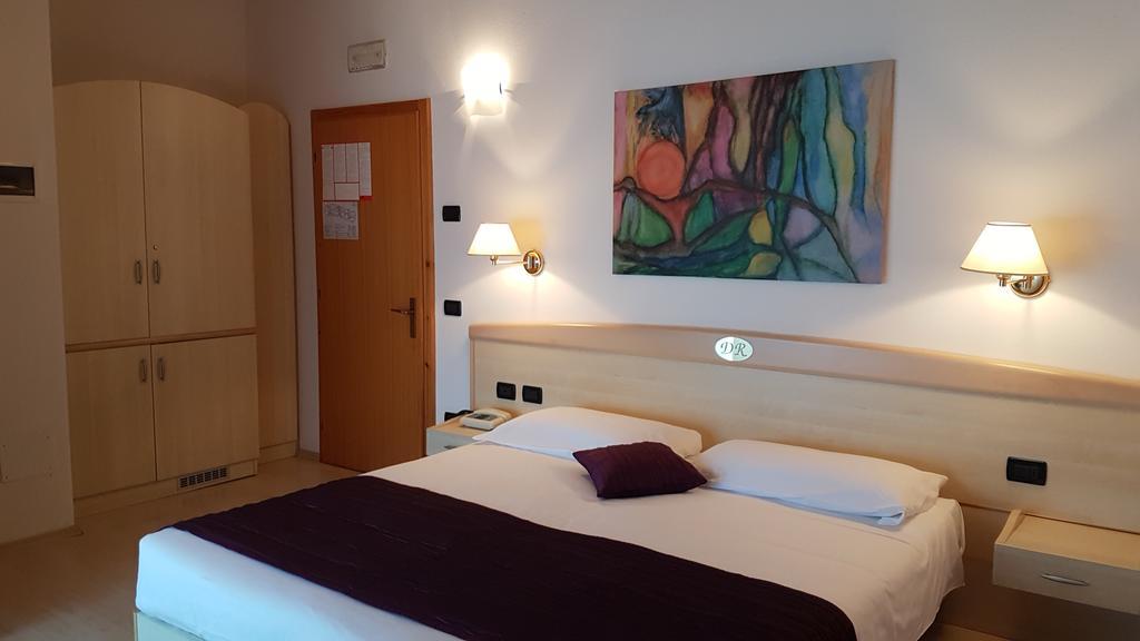 Hotel Da Remo Tenna Екстер'єр фото